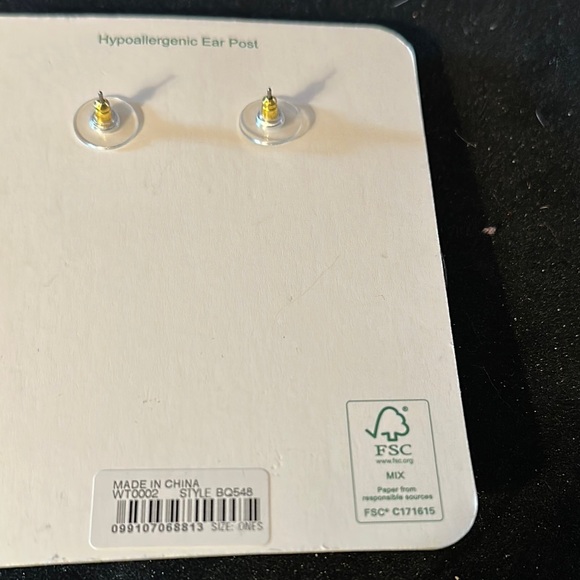 J. Crew Gold and Clear Shell Pierced Earrings NWT - Picture 2 of 5